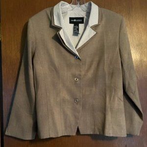 Vintage Sag Harbor brown pant suit, size 14.